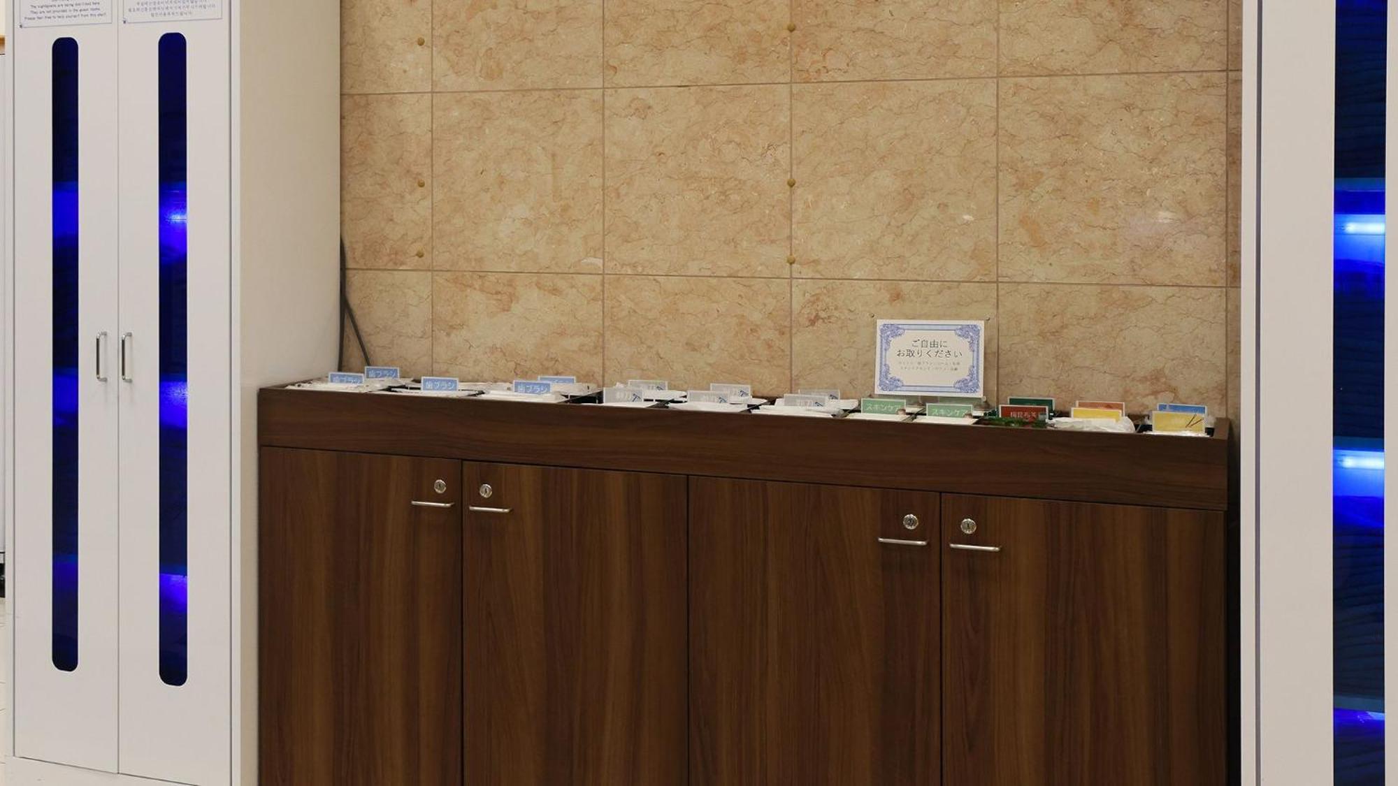 Toyoko Inn Kanazawa Kenrokuen Korimbo מראה חיצוני תמונה